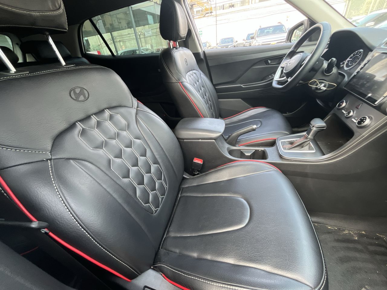 HYUNDAI - 10