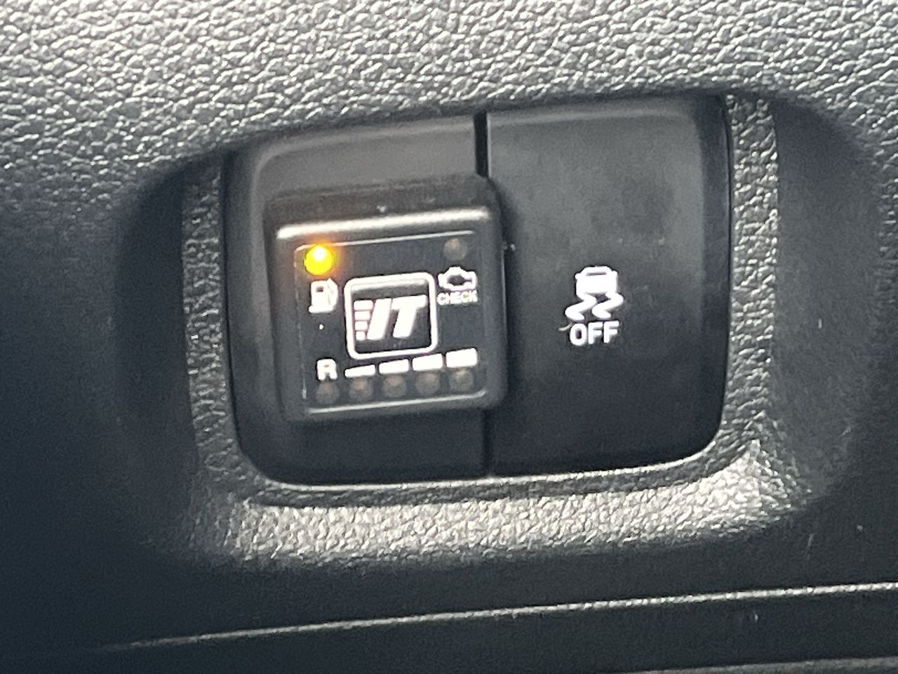 HYUNDAI - 12