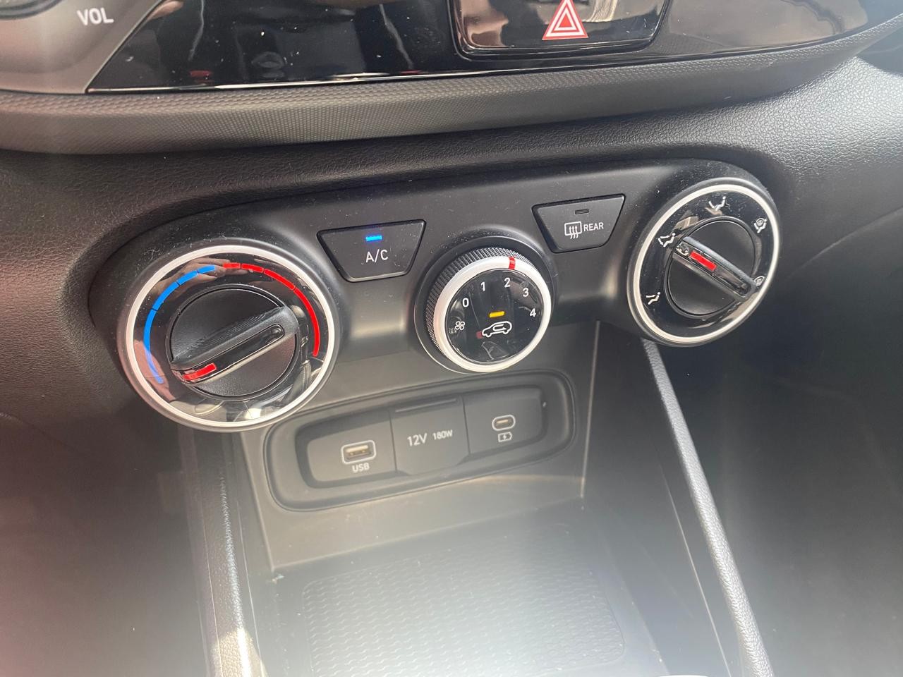 HYUNDAI - 10