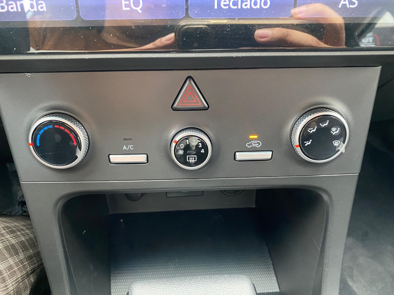HYUNDAI - 12