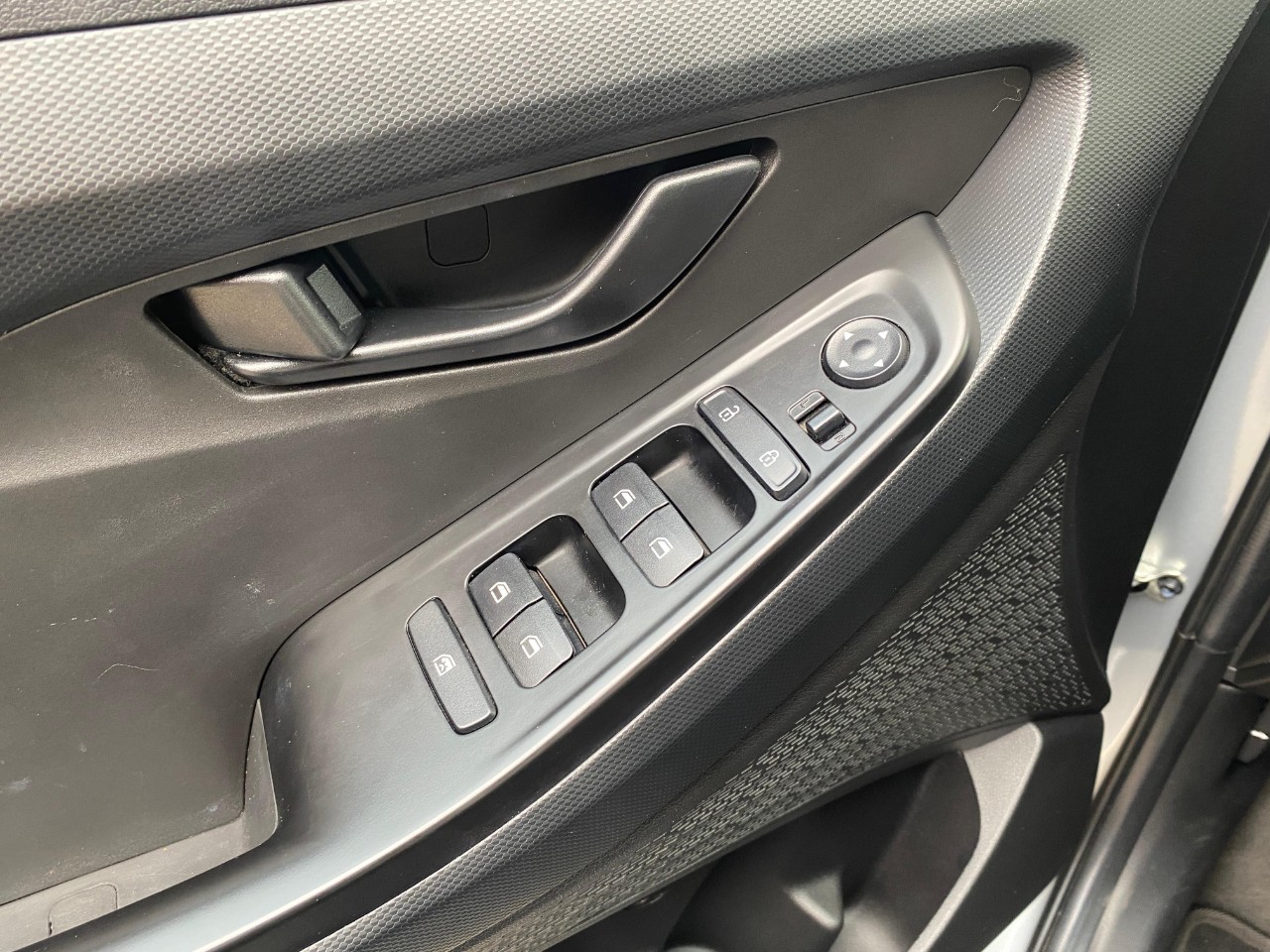 HYUNDAI - 16