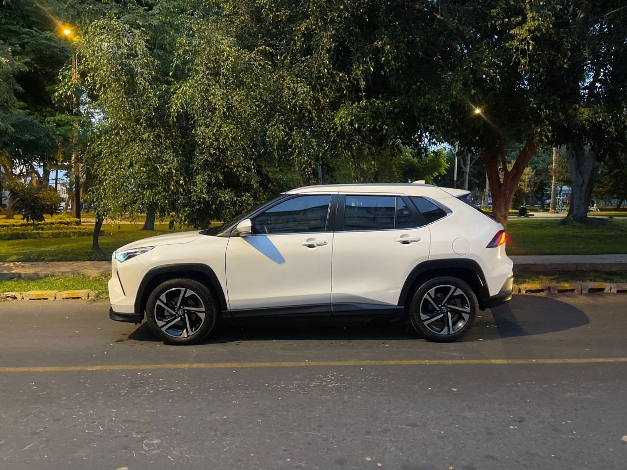TOYOTA - 4