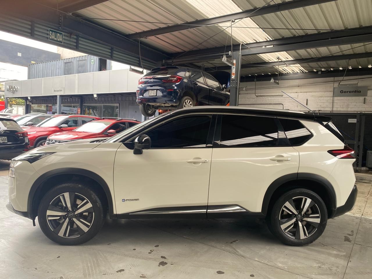 NISSAN - 2
