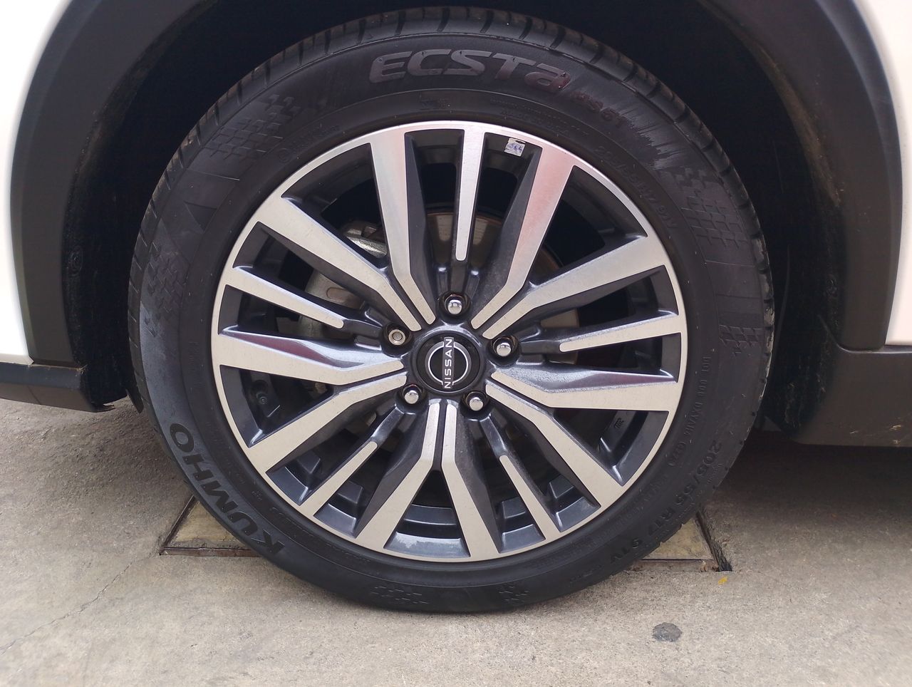 NISSAN - 9