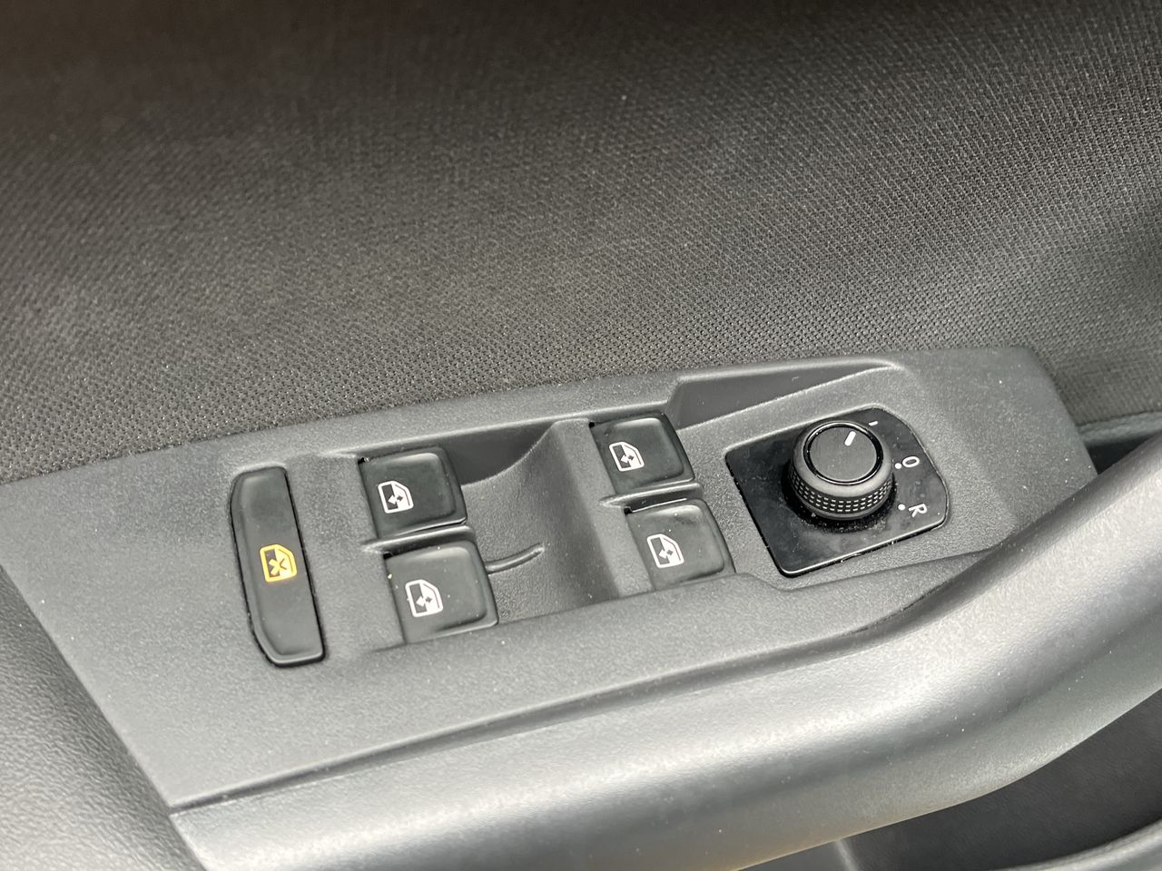 VOLKSWAGEN - 16
