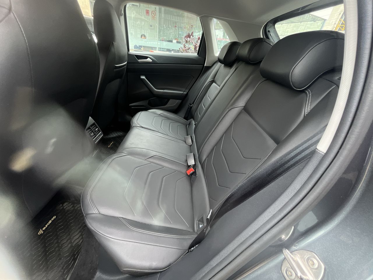 VOLKSWAGEN - 8