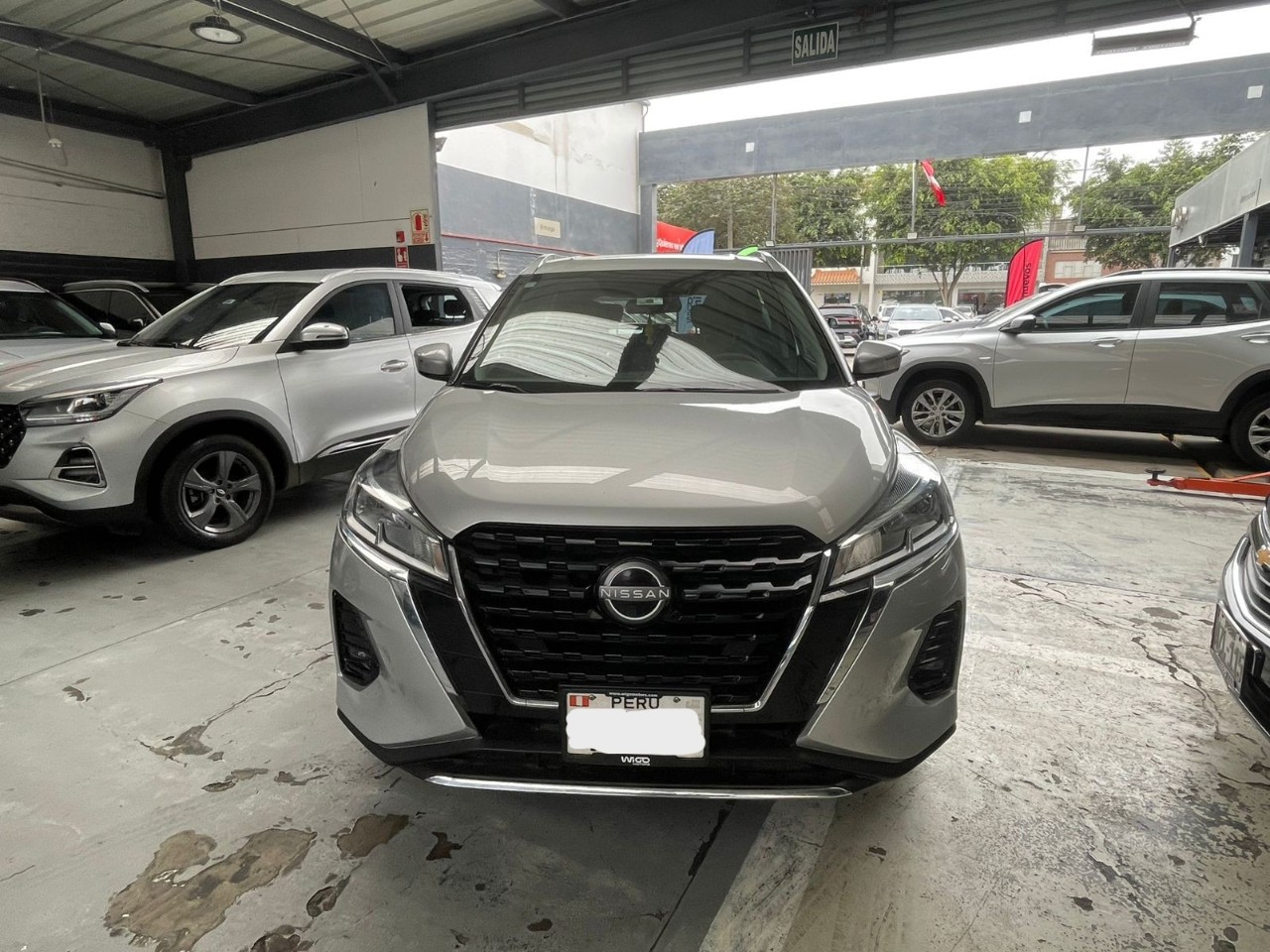 NISSAN - 4