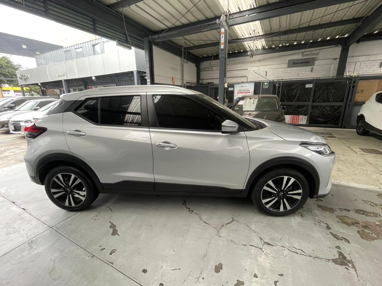 NISSAN - 6