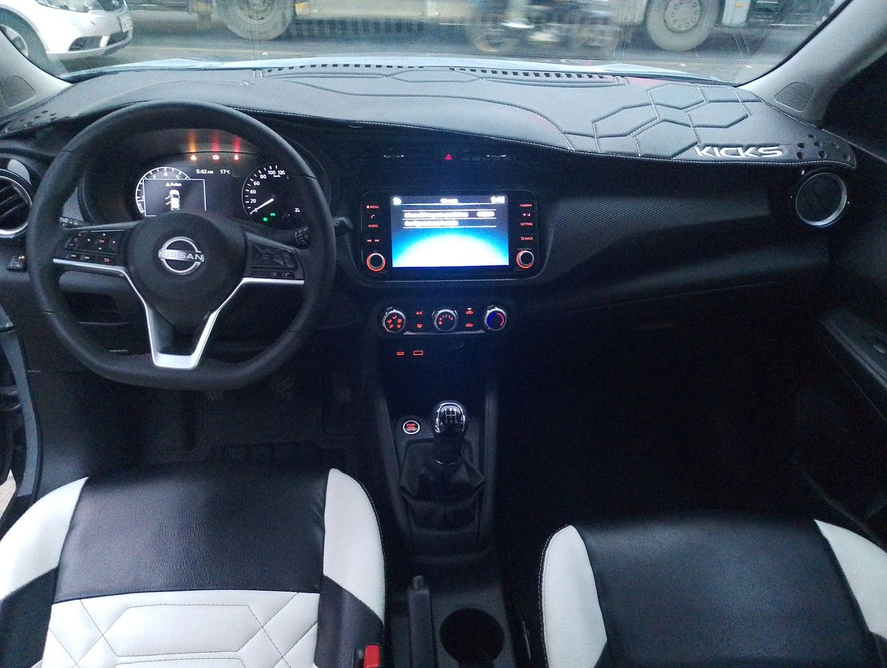 NISSAN - 18