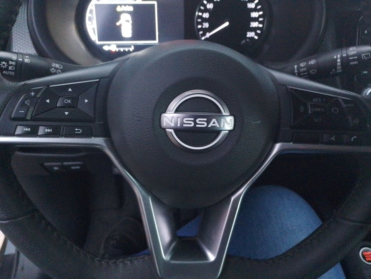 NISSAN - 12