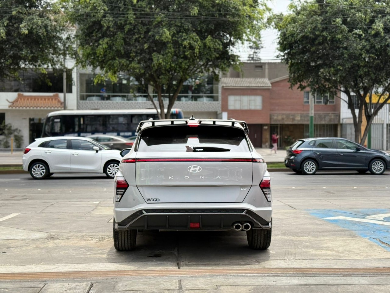 HYUNDAI - 2