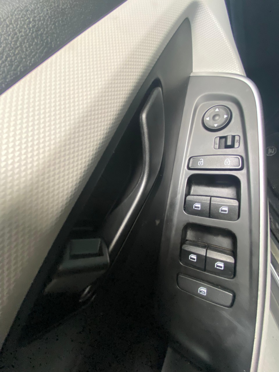 HYUNDAI - 20