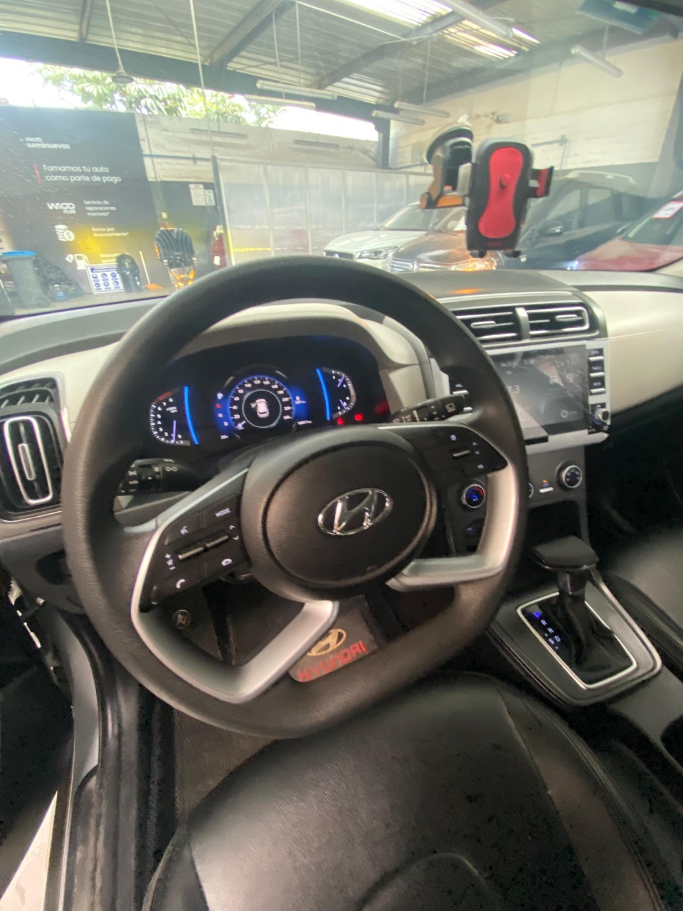 HYUNDAI - 12
