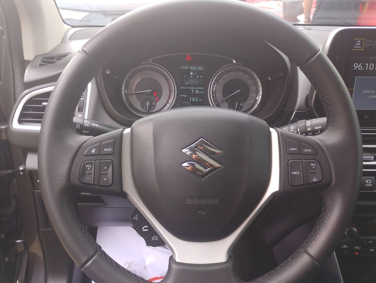 SUZUKI - 18