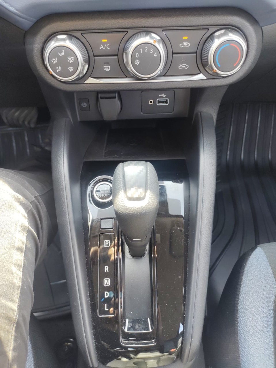 NISSAN - 8