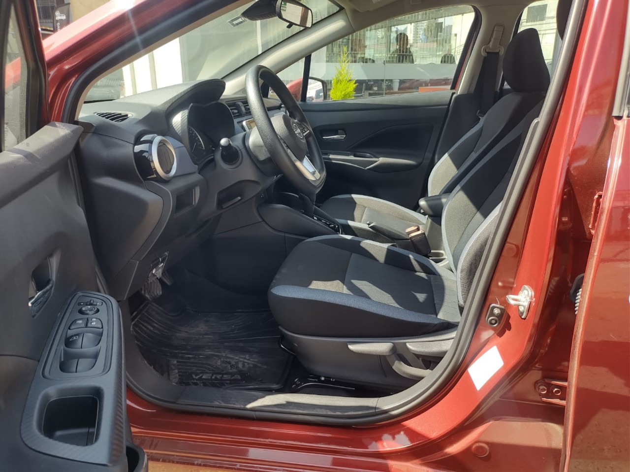NISSAN - 9