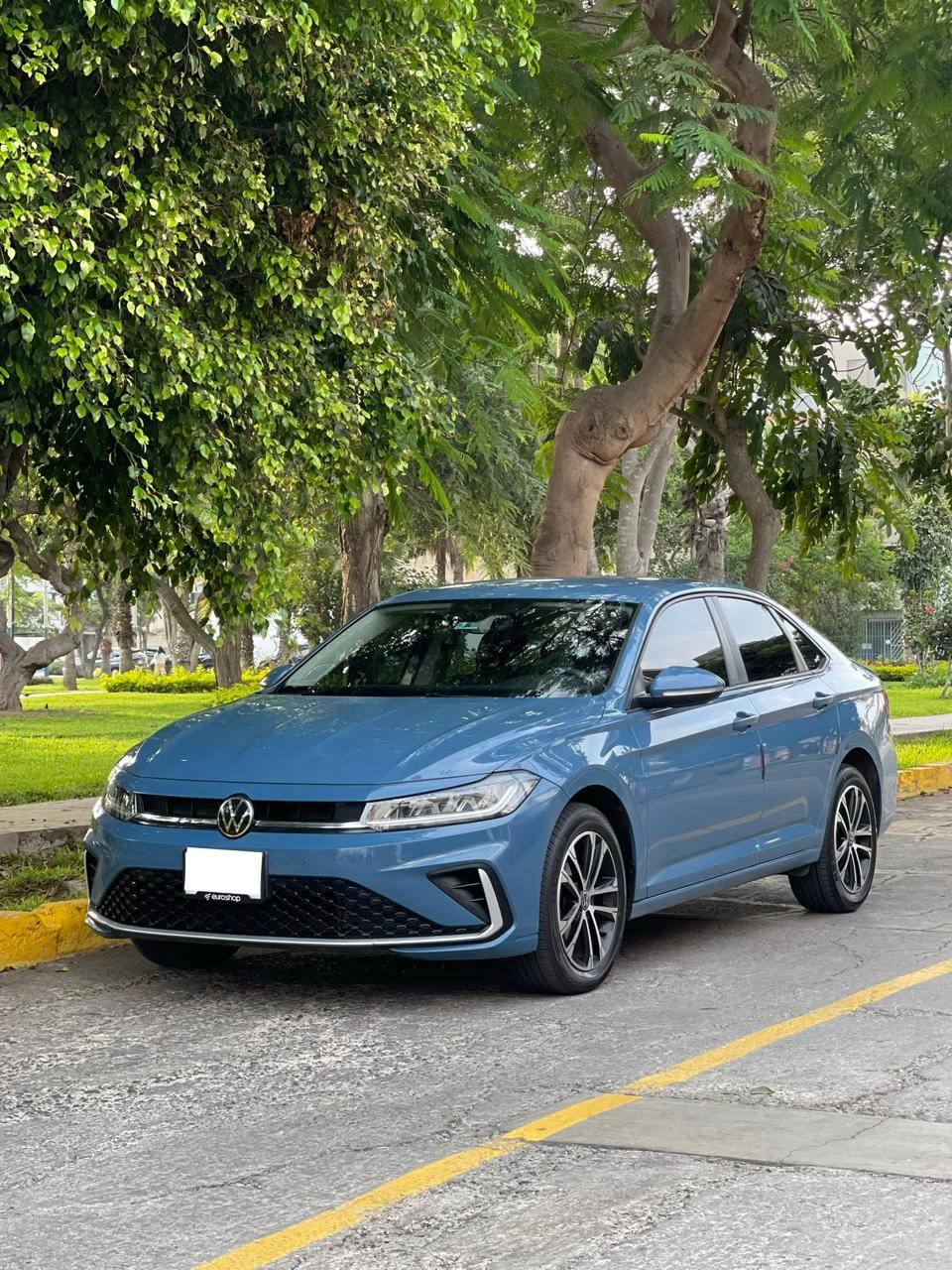 VOLKSWAGEN - 2