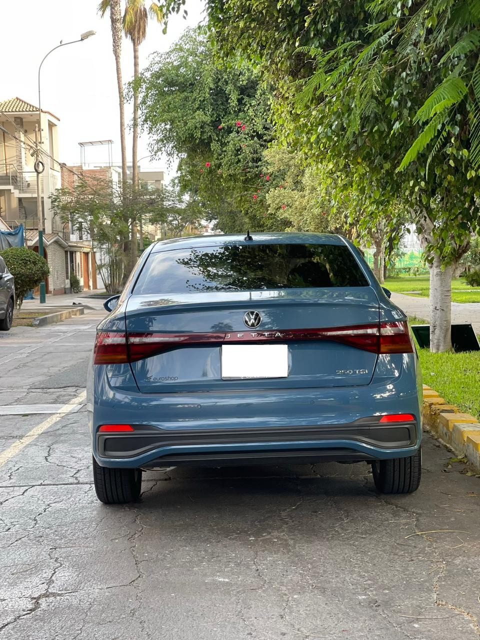 VOLKSWAGEN - 4