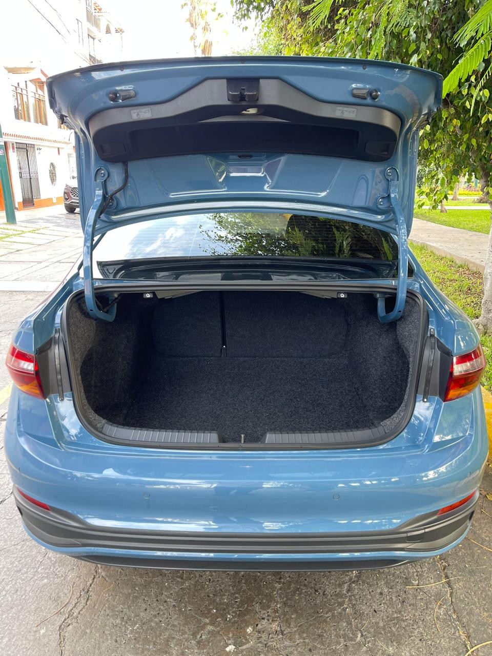 VOLKSWAGEN - 5
