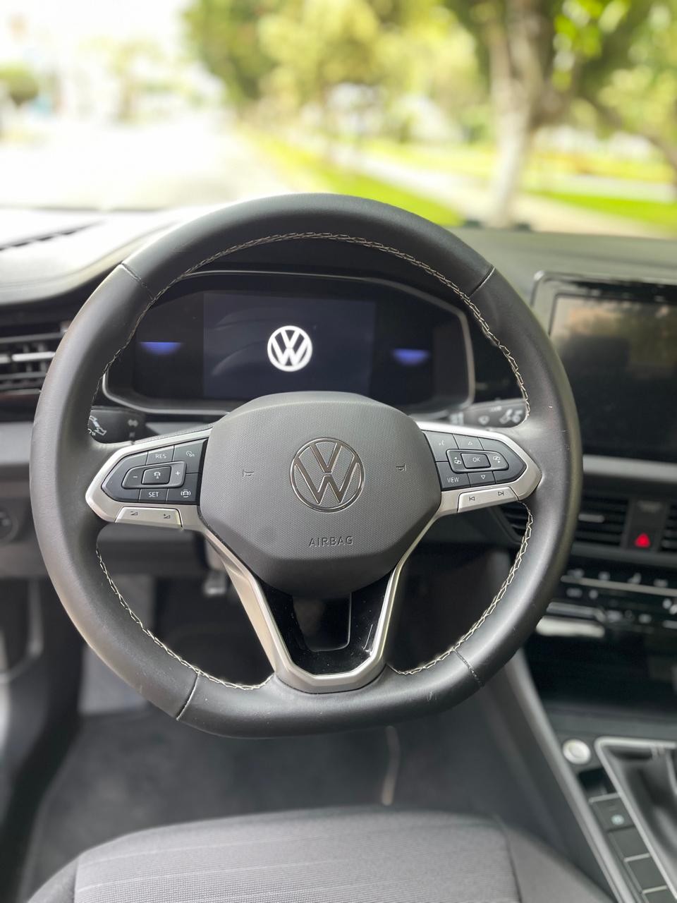 VOLKSWAGEN - 14