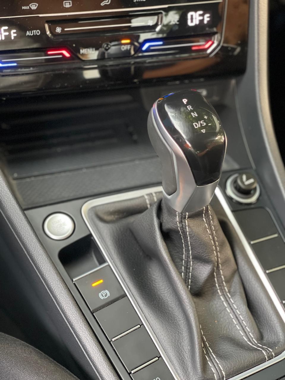 VOLKSWAGEN - 17