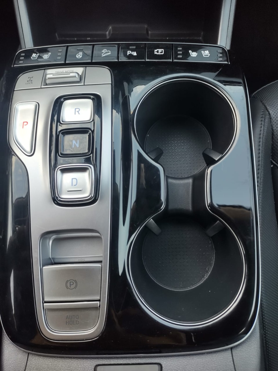 HYUNDAI - 12