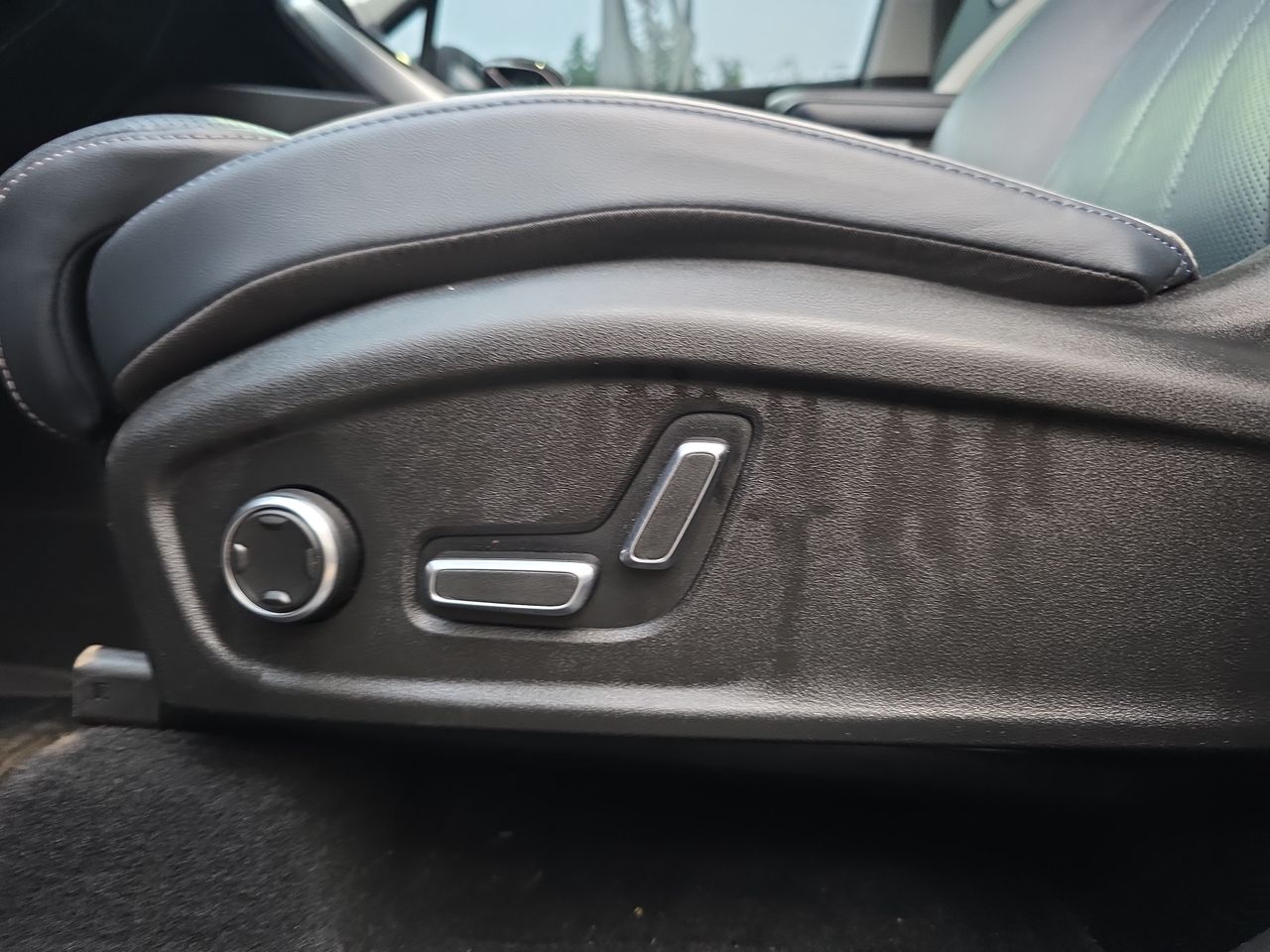 GEELY - 12