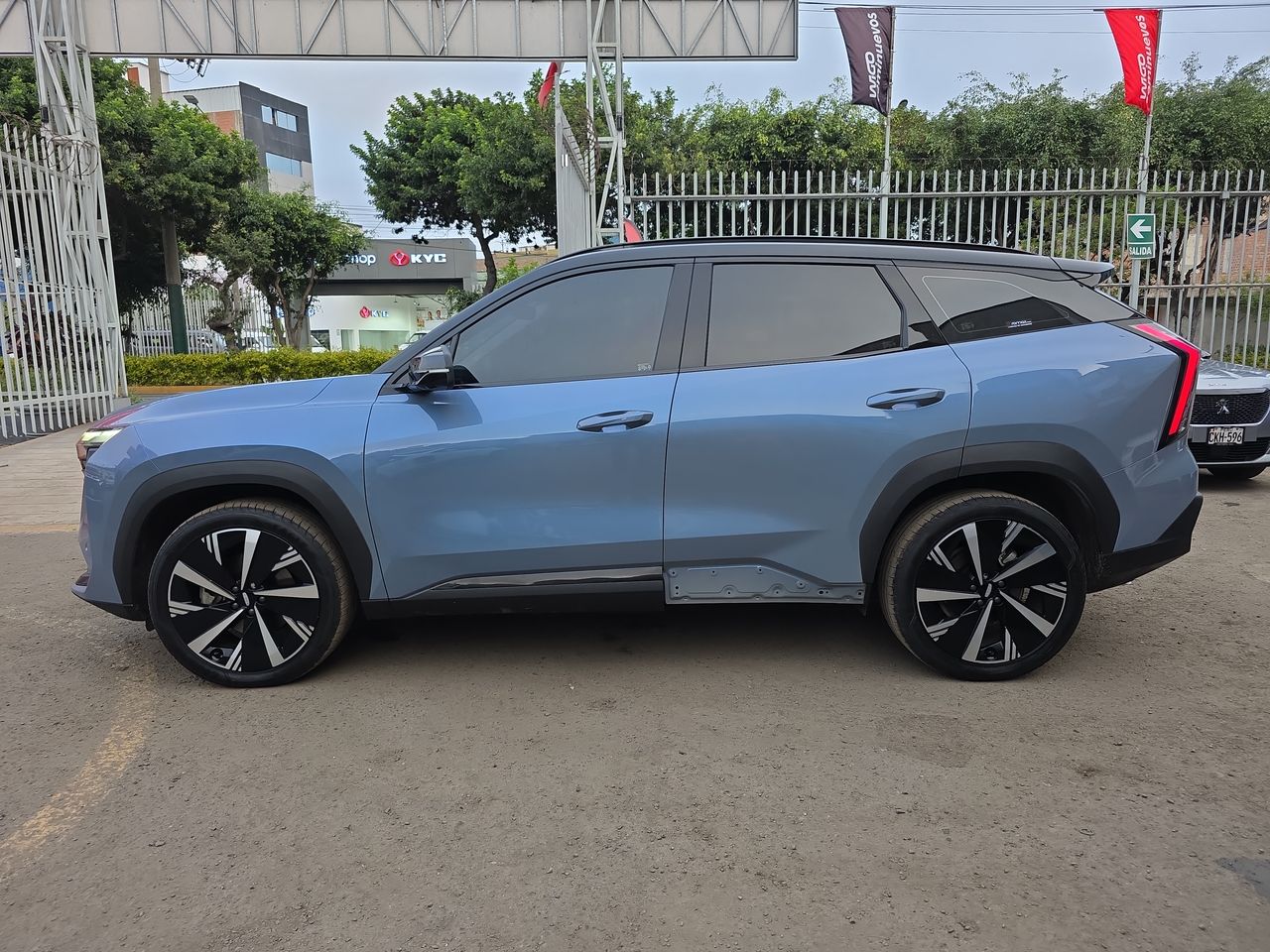 GEELY - 4