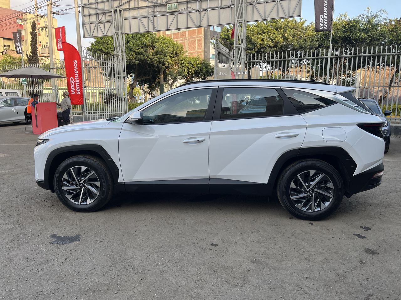 HYUNDAI - 4
