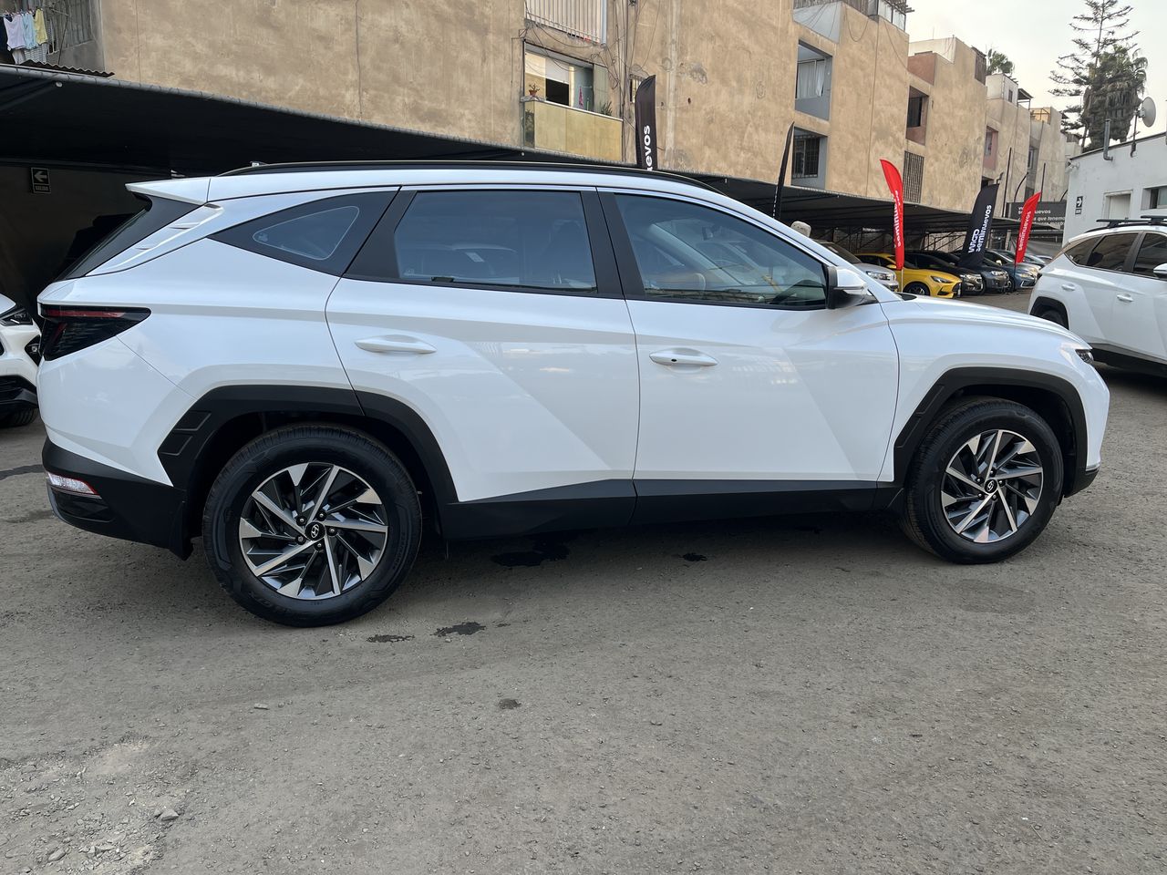 HYUNDAI - 8