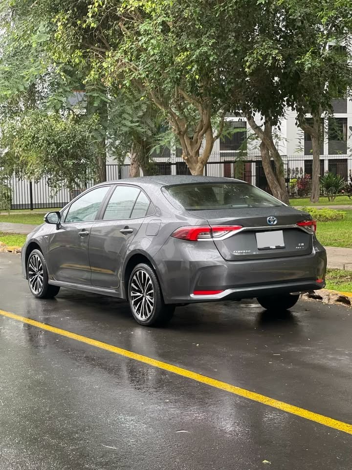 TOYOTA - 4