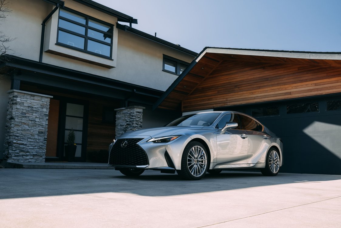 LEXUS - 8